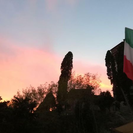 Borgo Della Rocca Bed & Breakfast Montemurlo Luaran gambar